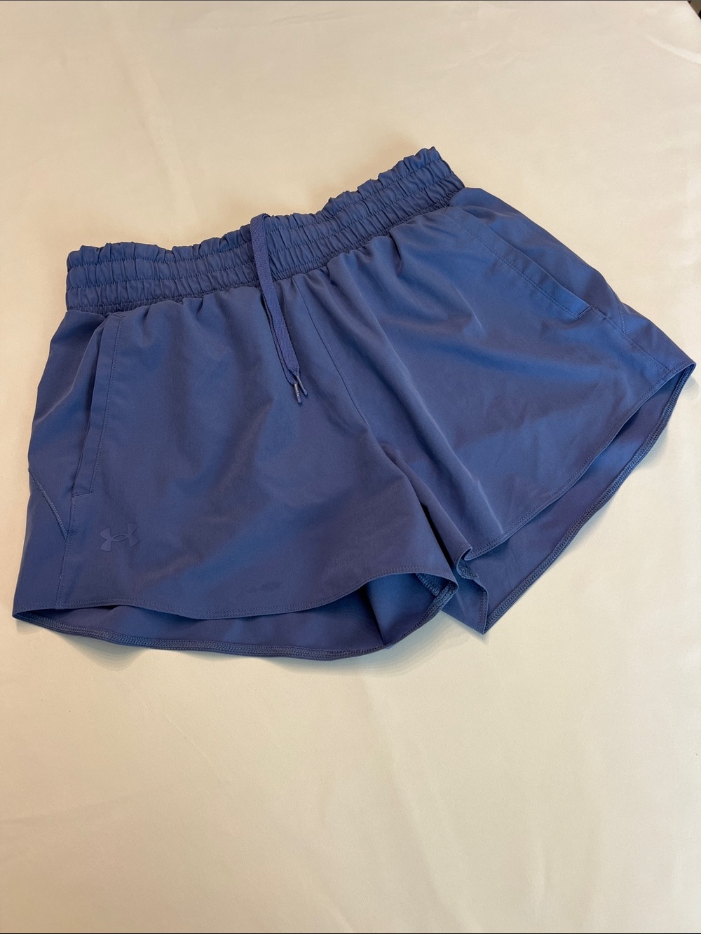 Under Armour Women's Indigo Blue Run Shorts w/ pockets. Size Medium, Like New.